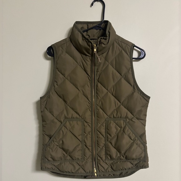 J. Crew Down Filled Quilted Puffer Vest Cozy Full Zip Olive Green Size Small - Picture 2 of 7
